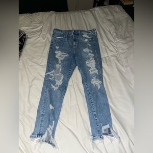 American Eagle size 16 short distressed light wash high rise skinny jeans